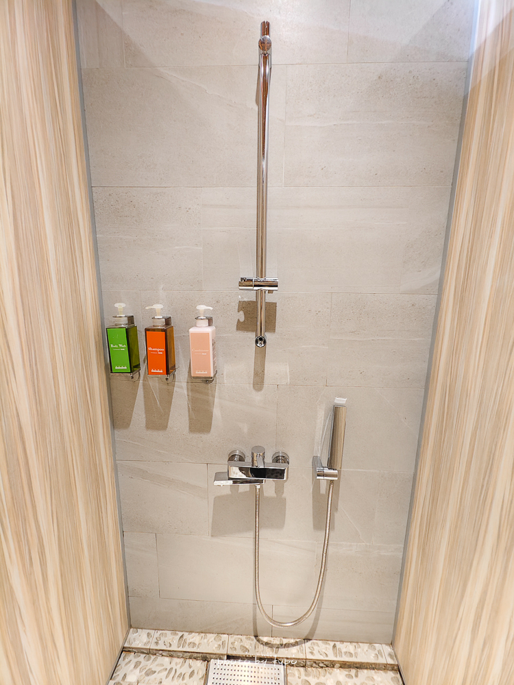 苗栗溫泉飯店推薦｜享沐時光莊園渡假酒店 700坪露天溫泉、每房大浴池，一泊二食最新火鍋晚餐與宵夜｜早餐菜色分享