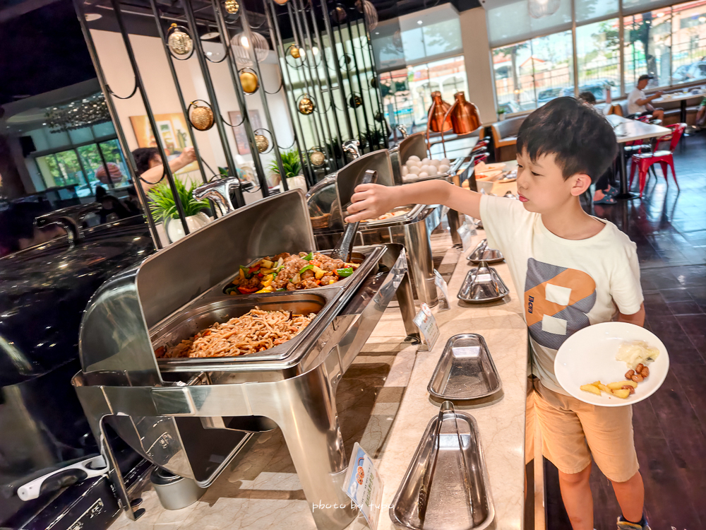 【2025高雄親子飯店推薦】華園大飯店草衙館｜SKM Park旁、含鈴鹿賽道樂園門票，高CP值$2XXX起，親子住宿首選！