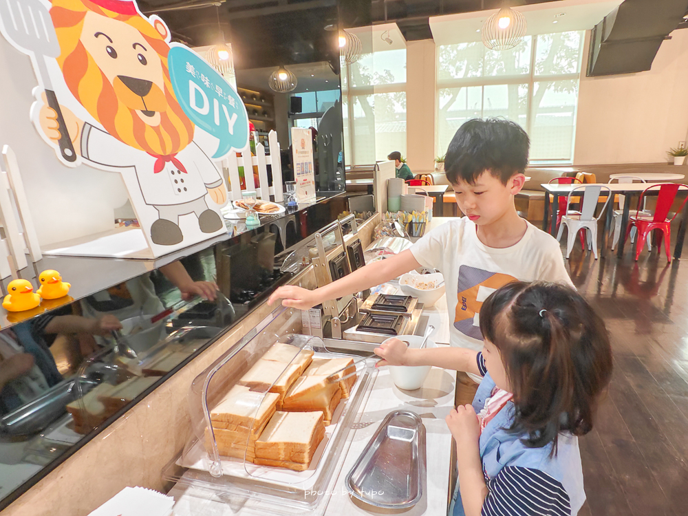 【2025高雄親子飯店推薦】華園大飯店草衙館｜SKM Park旁、含鈴鹿賽道樂園門票，高CP值$2XXX起，親子住宿首選！