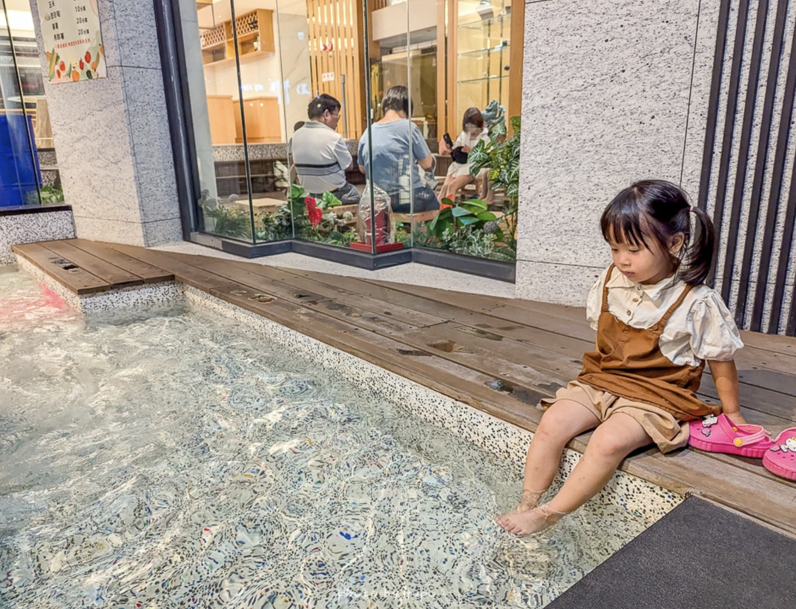 延伸閱讀：2025宜蘭礁溪溫泉飯店推薦｜葛瑪蘭風呂會館:小資最愛高CP值住宿!房內大浴池.溫泉煮蛋煮玉米.溫泉魚體驗