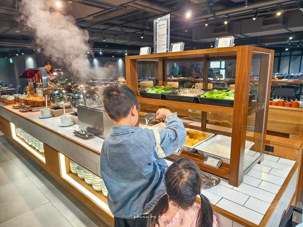 2025最新｜台中親子住宿推薦「台中鳳凰酒店」小朋友超愛星際遊戲區太好玩，早餐吃到1點超享受