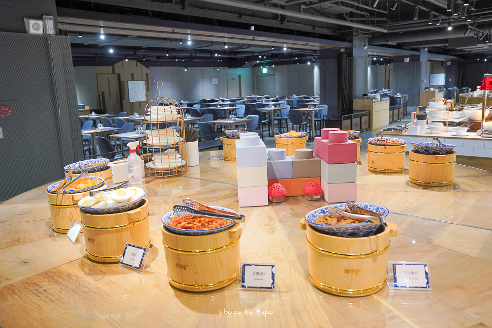 2025最新｜台中親子住宿推薦「台中鳳凰酒店」小朋友超愛星際遊戲區太好玩，早餐吃到1點超享受