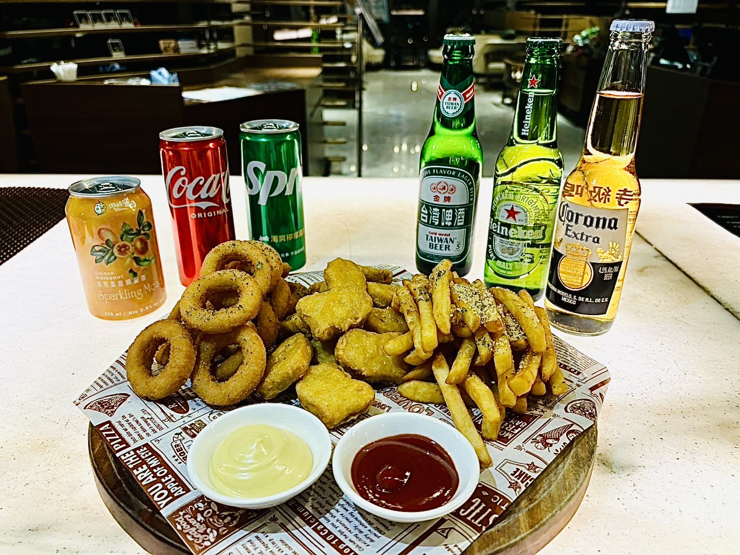 宜蘭親子飯店｜村却國際溫泉酒店，百萬夜景飯店、早午餐可以吃到下午1點、親子遊戲室、房間就可以泡湯、星空酒吧浪漫一夏
