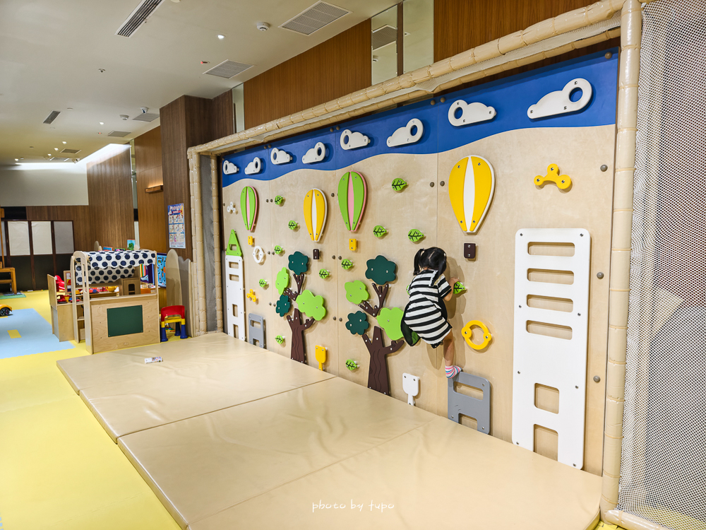 【台東知本金聯世紀酒店】溫泉飯店快閃優惠｜全新泳池＆遊戲區，好愛滿版山景房，送兩位孩童入住再享延退！