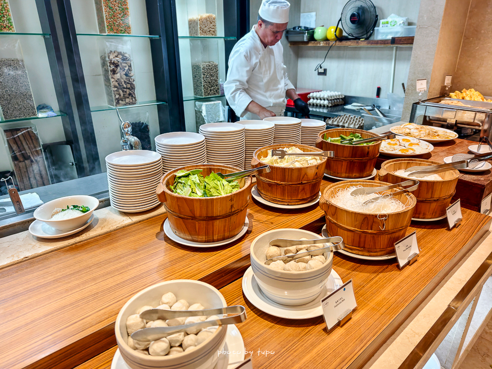 【台東知本金聯世紀酒店】溫泉飯店快閃優惠｜全新泳池＆遊戲區，好愛滿版山景房，送兩位孩童入住再享延退！