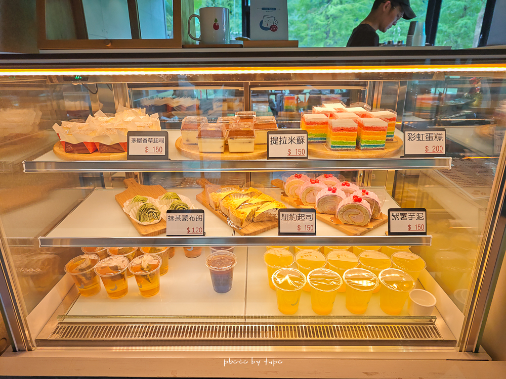 美暈!宜蘭【鳳梨屋水上莊園】水上森林住宿,房間開門可餵魚、最新動物區、還能體驗水桶划船! 美暈!宜蘭【鳳梨屋水上莊園】水上森林住宿,房間開門可餵魚、最新動物區、還能體驗水桶划船!