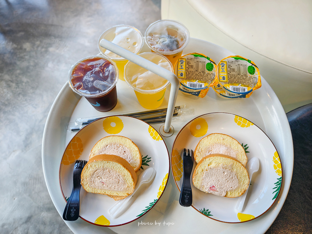 美暈!宜蘭【鳳梨屋水上莊園】水上森林住宿,房間開門可餵魚、最新動物區、還能體驗水桶划船! 美暈!宜蘭【鳳梨屋水上莊園】水上森林住宿,房間開門可餵魚、最新動物區、還能體驗水桶划船!