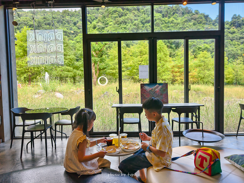 美暈!宜蘭【鳳梨屋水上莊園】水上森林住宿,房間開門可餵魚、最新動物區、還能體驗水桶划船! 美暈!宜蘭【鳳梨屋水上莊園】水上森林住宿,房間開門可餵魚、最新動物區、還能體驗水桶划船!