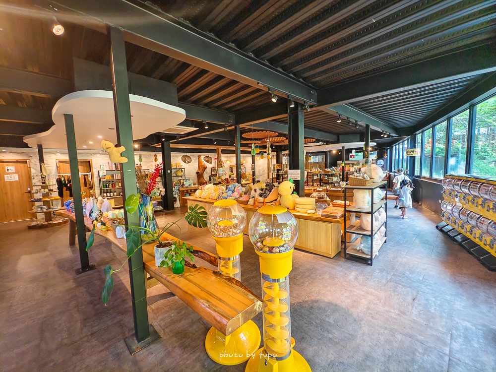 美暈!宜蘭【鳳梨屋水上莊園】水上森林住宿,房間開門可餵魚、最新動物區、還能體驗水桶划船! 美暈!宜蘭【鳳梨屋水上莊園】水上森林住宿,房間開門可餵魚、最新動物區、還能體驗水桶划船!