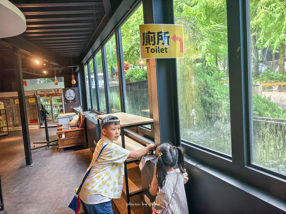 美暈!宜蘭【鳳梨屋水上莊園】水上森林住宿,房間開門可餵魚、最新動物區、還能體驗水桶划船! 美暈!宜蘭【鳳梨屋水上莊園】水上森林住宿,房間開門可餵魚、最新動物區、還能體驗水桶划船!