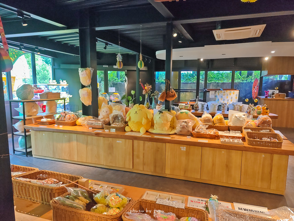 美暈!宜蘭【鳳梨屋水上莊園】水上森林住宿,房間開門可餵魚、最新動物區、還能體驗水桶划船! 美暈!宜蘭【鳳梨屋水上莊園】水上森林住宿,房間開門可餵魚、最新動物區、還能體驗水桶划船!