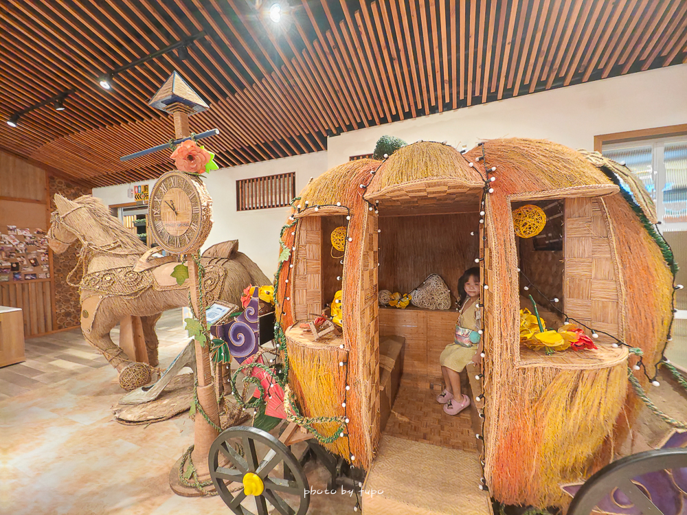 美暈!宜蘭【鳳梨屋水上莊園】水上森林住宿,房間開門可餵魚、最新動物區、還能體驗水桶划船! 美暈!宜蘭【鳳梨屋水上莊園】水上森林住宿,房間開門可餵魚、最新動物區、還能體驗水桶划船!