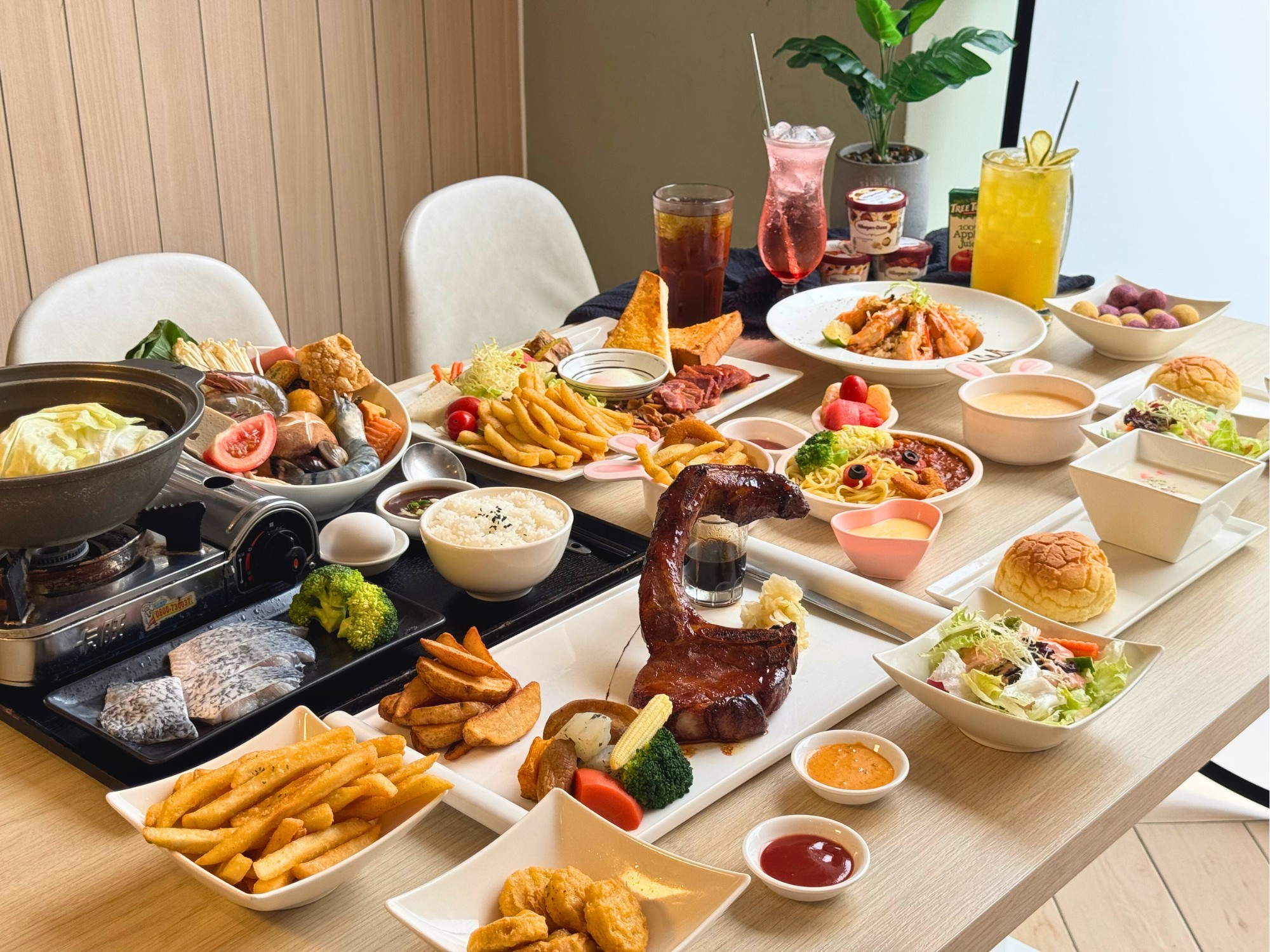2026台中親子飯店｜想窩11餐旅館住宿推薦，800坪超大室內遊戲區，免費送兩位兒童入住！一泊二食再加碼贈戰斧豬排豪華晚餐