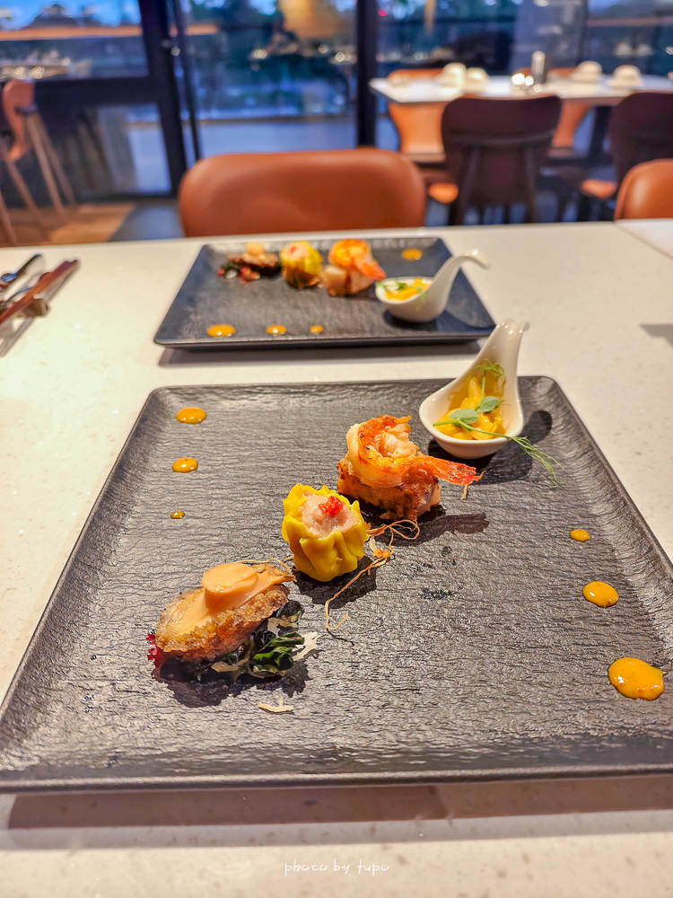 台南安平最新住宿「綉溪安平飯店」全台唯一沉浸式互動空間，大坪數設計房型配冠軍手沖咖啡，一泊四食快閃優惠