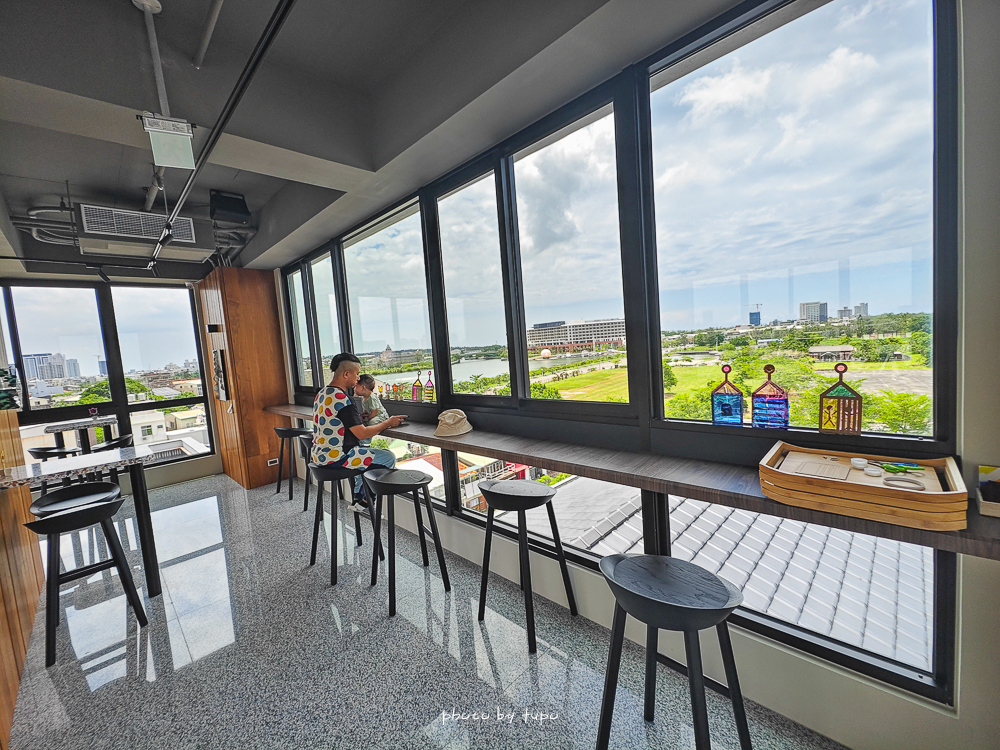 台南安平最新住宿「綉溪安平飯店」全台唯一沉浸式互動空間，大坪數設計房型配冠軍手沖咖啡，一泊四食快閃優惠