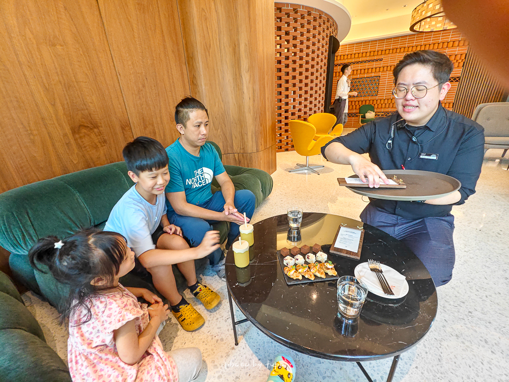 台南安平最新住宿「綉溪安平飯店」全台唯一沉浸式互動空間，大坪數設計房型配冠軍手沖咖啡，一泊四食快閃優惠