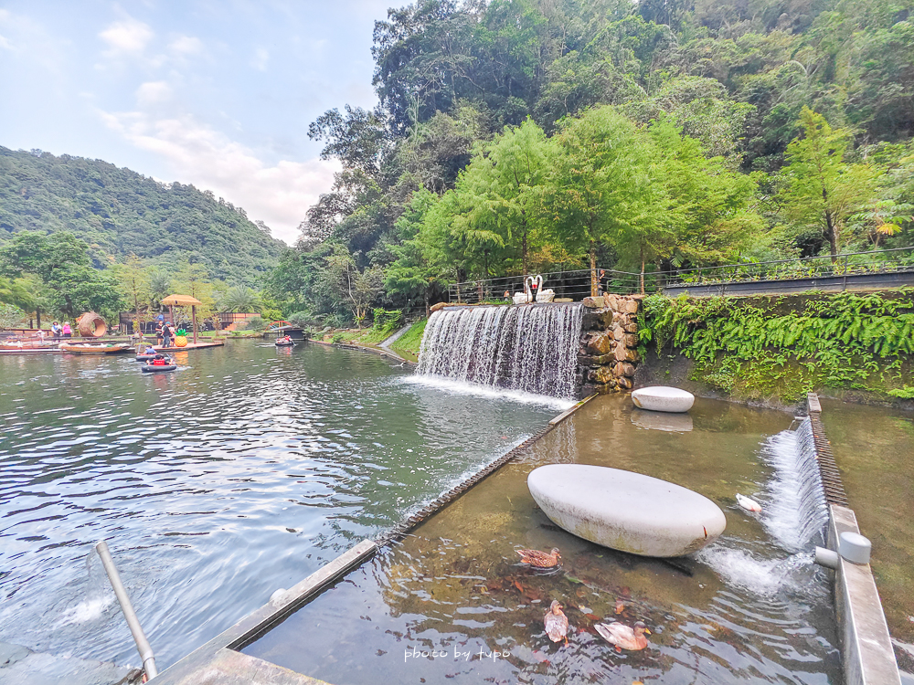 美暈!宜蘭【鳳梨屋水上莊園】水上森林住宿,房間開門可餵魚、最新動物區、還能體驗水桶划船! 美暈!宜蘭【鳳梨屋水上莊園】水上森林住宿,房間開門可餵魚、最新動物區、還能體驗水桶划船!
