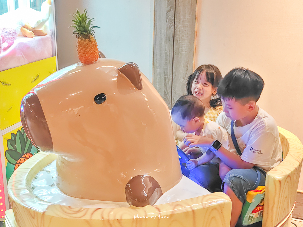 美暈!宜蘭【鳳梨屋水上莊園】水上森林住宿,房間開門可餵魚、最新動物區、還能體驗水桶划船! 美暈!宜蘭【鳳梨屋水上莊園】水上森林住宿,房間開門可餵魚、最新動物區、還能體驗水桶划船!