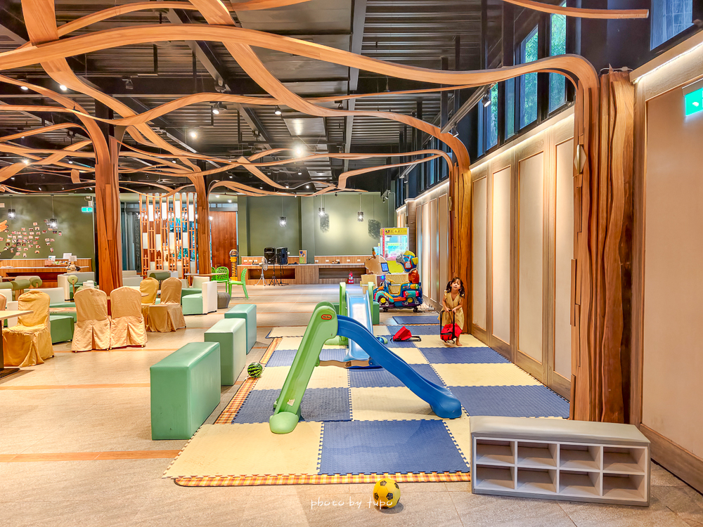 美暈!宜蘭【鳳梨屋水上莊園】水上森林住宿,房間開門可餵魚、最新動物區、還能體驗水桶划船! 美暈!宜蘭【鳳梨屋水上莊園】水上森林住宿,房間開門可餵魚、最新動物區、還能體驗水桶划船!