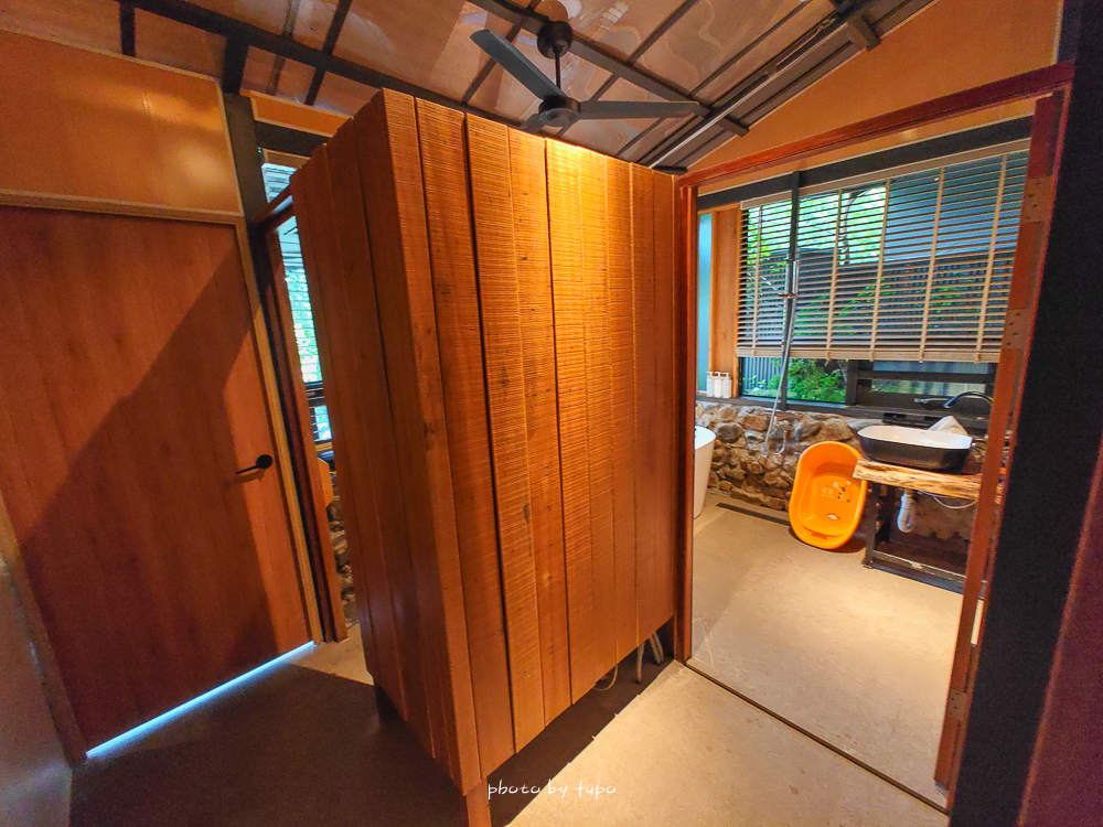 美暈!宜蘭【鳳梨屋水上莊園】水上森林住宿,房間開門可餵魚、最新動物區、還能體驗水桶划船! 美暈!宜蘭【鳳梨屋水上莊園】水上森林住宿,房間開門可餵魚、最新動物區、還能體驗水桶划船!