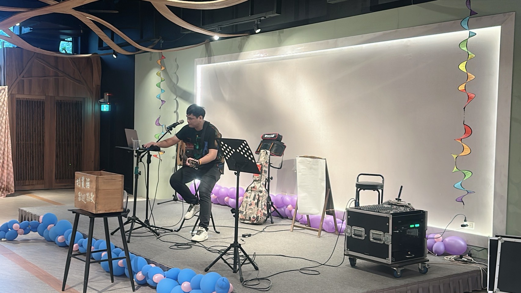 美暈!宜蘭【鳳梨屋水上莊園】水上森林住宿,房間開門可餵魚、最新動物區、還能體驗水桶划船! 美暈!宜蘭【鳳梨屋水上莊園】水上森林住宿,房間開門可餵魚、最新動物區、還能體驗水桶划船!