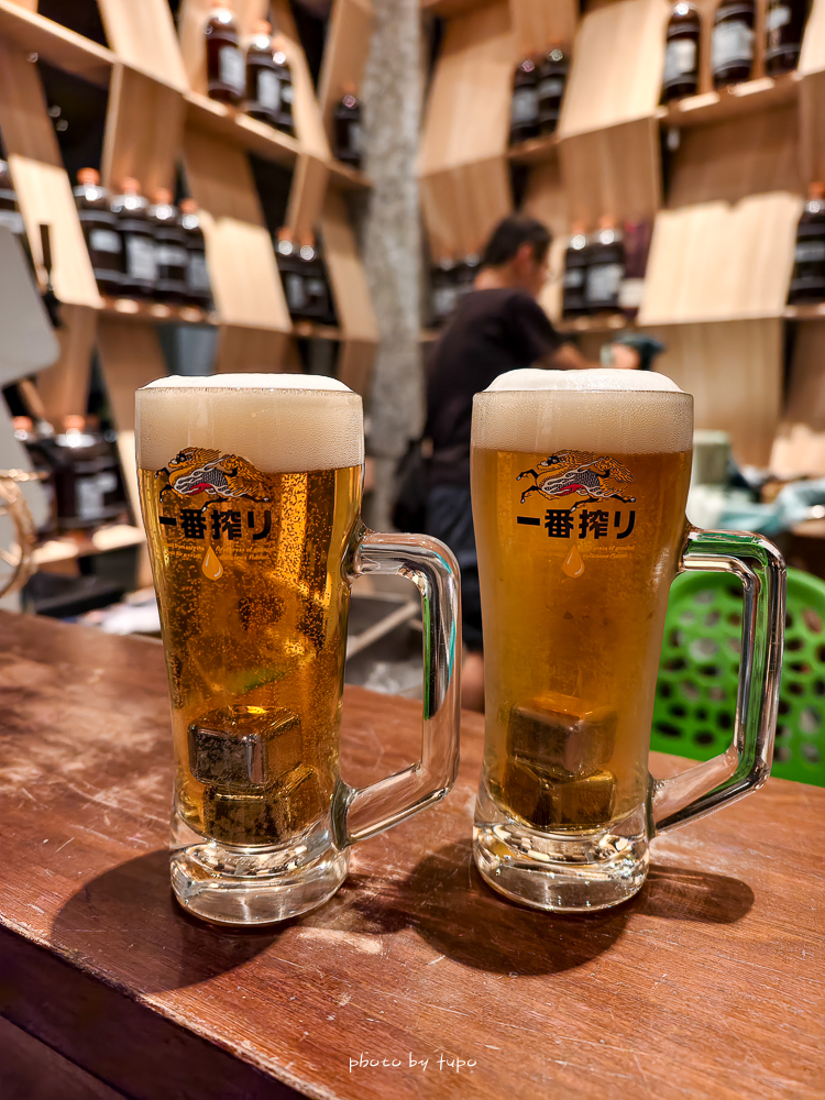美暈！宜蘭【鳳梨屋水上莊園】水上森林住宿，房間開門可餵魚、最新動物區、還能體驗水桶划船！