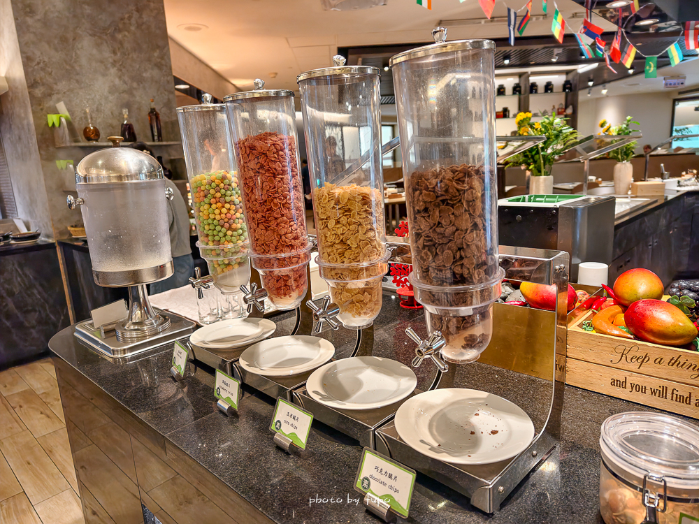 台南住宿推薦|台南台糖長榮酒店最新住宿心得:親子友善、戶外泳池、近文化中心,CP值爆高! 台南住宿推薦|台南台糖長榮酒店最新住宿心得:親子友善、戶外泳池、近文化中心,CP值爆高!