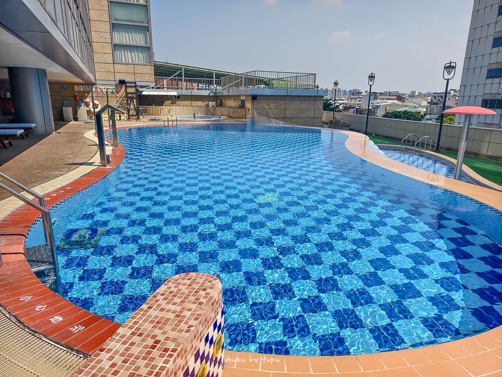 台南住宿推薦｜台南台糖長榮酒店最新住宿心得：親子友善、戶外泳池、近文化中心，CP值爆高！ @小腹婆大世界