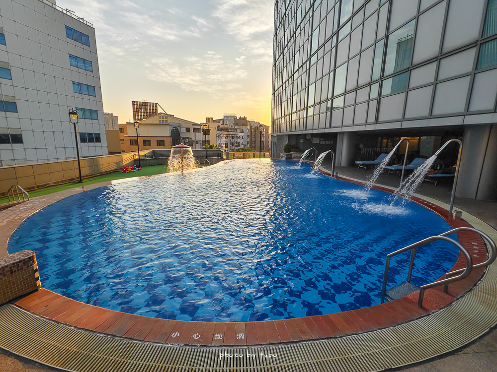 台南住宿推薦｜台南台糖長榮酒店最新住宿心得：親子友善、戶外泳池、近文化中心，CP值爆高！