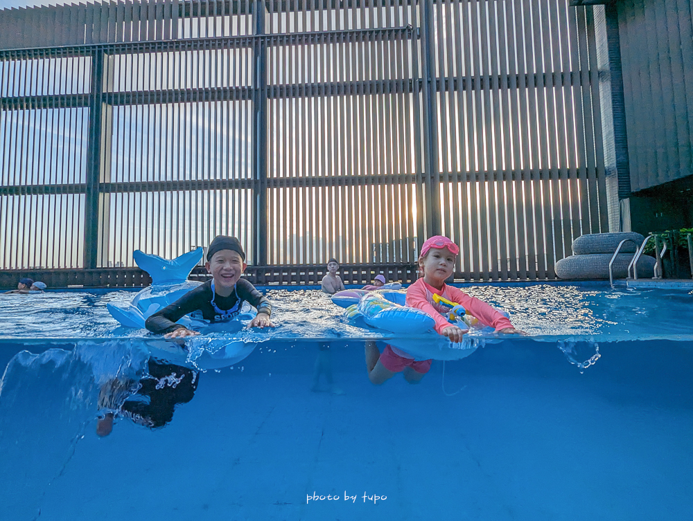 高雄 H2O Hotel 水京棧國際酒店評價|值得住嗎?超狂下午茶、京站會館菜色、透明泳池、房型、早餐牛排完整開箱 高雄 H2O Hotel 水京棧國際酒店評價|值得住嗎?超狂下午茶、京站會館菜色、透明泳池、房型、早餐牛排完整開箱