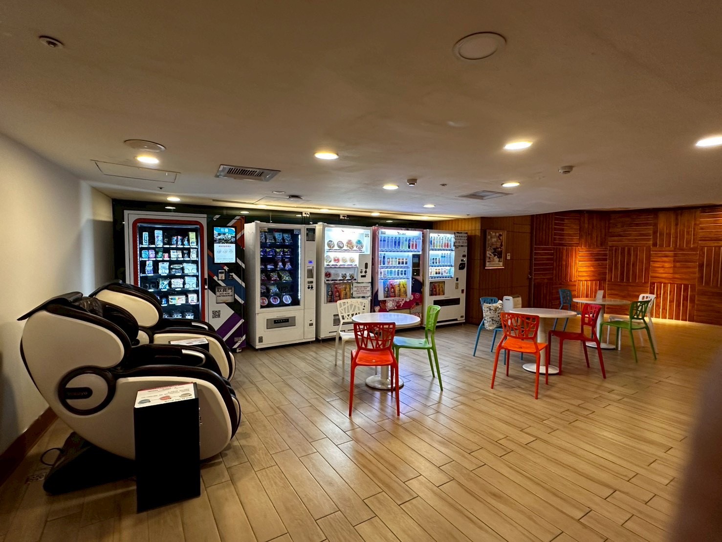 2026墾丁凱撒「墾丁凱撒大飯店」一泊二食住宿優惠$4xxx起！峇里島南洋風飯店，無敵海景早餐、親子遊戲區