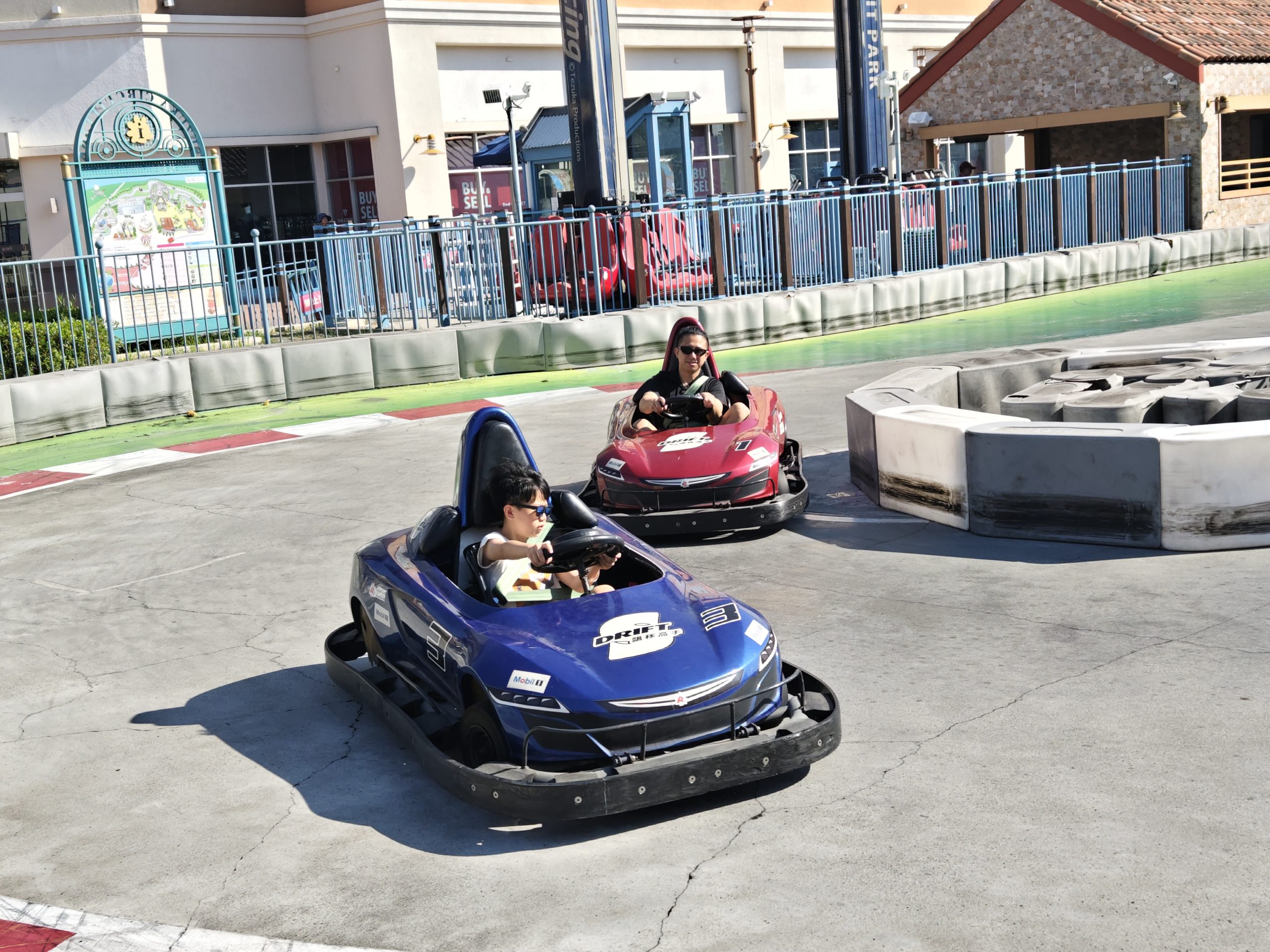 延伸閱讀：【2026 高雄親子飯店推薦】華園大飯店草衙館｜SKM Park 旁＋鈴鹿賽道樂園門票，親子住宿 $2XXX 起，高 CP 值首選