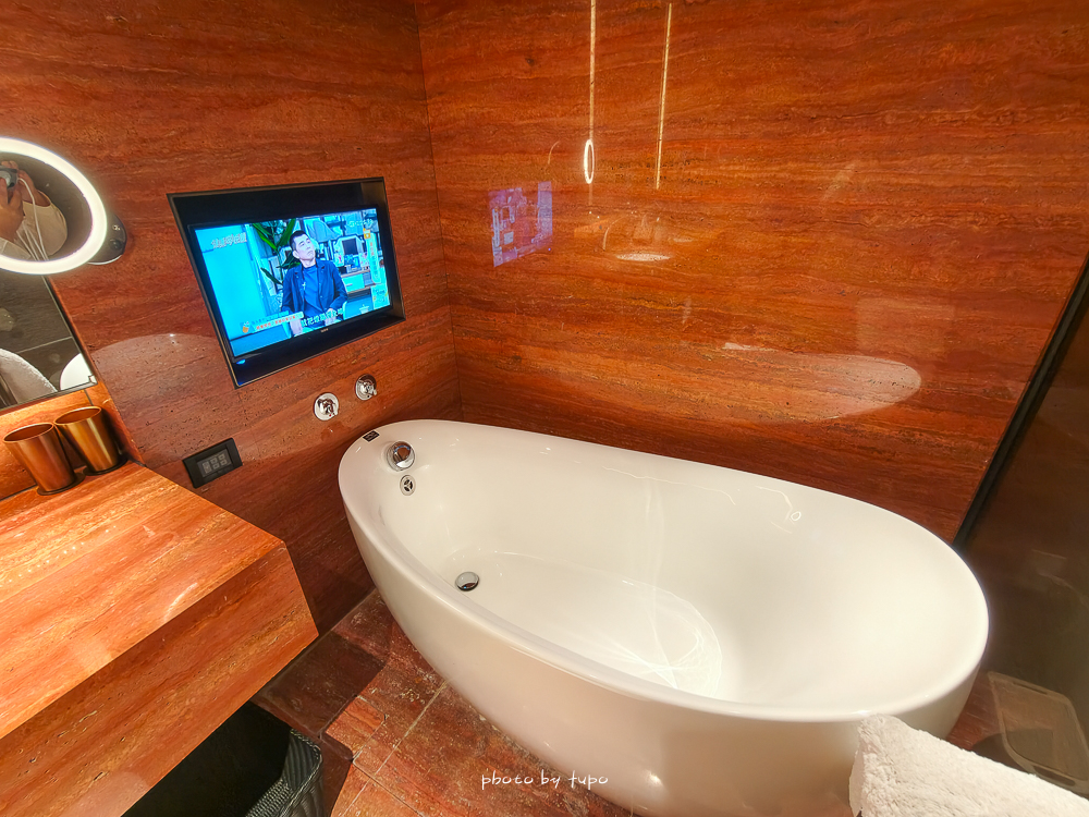 高雄 H2O Hotel 水京棧國際酒店評價|值得住嗎?超狂下午茶、京站會館菜色、透明泳池、房型、早餐牛排完整開箱 高雄 H2O Hotel 水京棧國際酒店評價|值得住嗎?超狂下午茶、京站會館菜色、透明泳池、房型、早餐牛排完整開箱