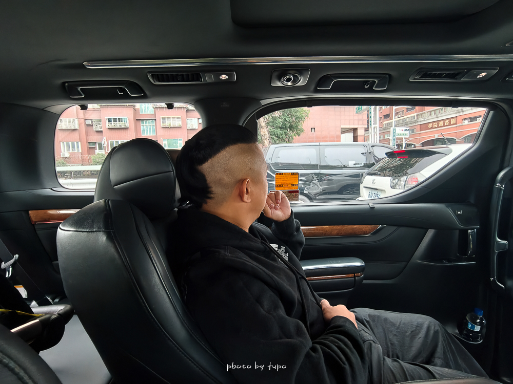 高雄 H2O Hotel 水京棧國際酒店評價｜值得住嗎？超狂下午茶、京站會館菜色、透明泳池、房型、早餐牛排完整開箱