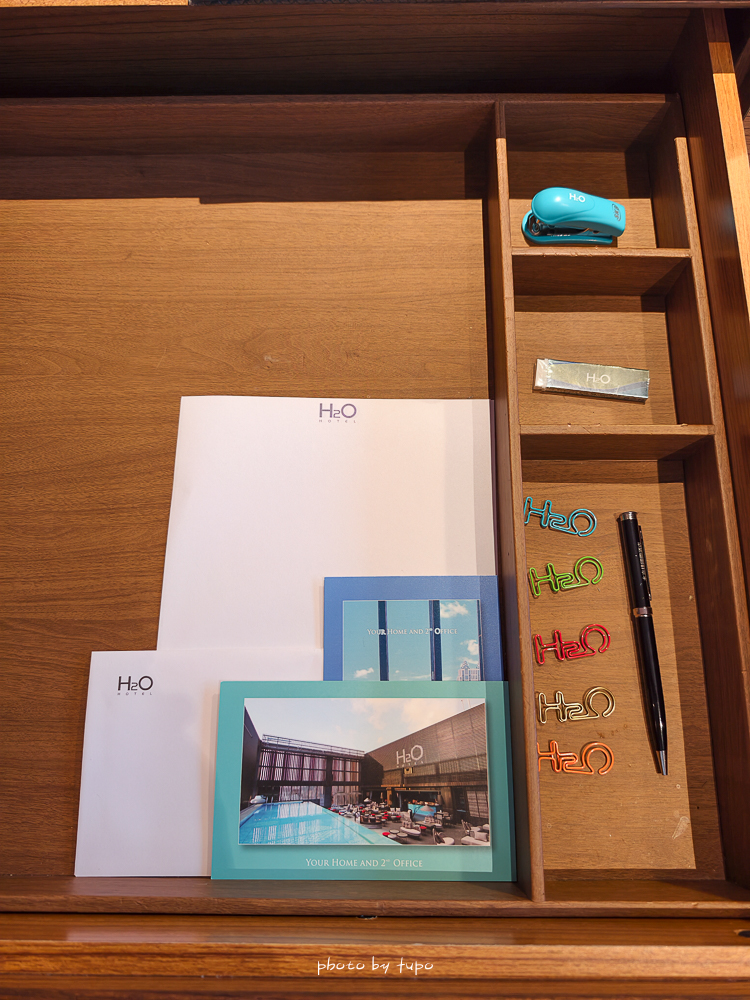 高雄 H2O Hotel 水京棧國際酒店評價|值得住嗎?超狂下午茶、京站會館菜色、透明泳池、房型、早餐牛排完整開箱 高雄 H2O Hotel 水京棧國際酒店評價|值得住嗎?超狂下午茶、京站會館菜色、透明泳池、房型、早餐牛排完整開箱