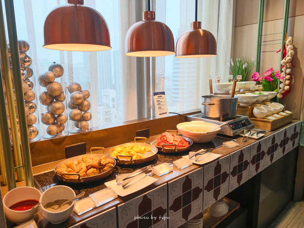 高雄 H2O Hotel 水京棧國際酒店評價｜值得住嗎？超狂下午茶、京站會館菜色、透明泳池、房型、早餐牛排完整開箱