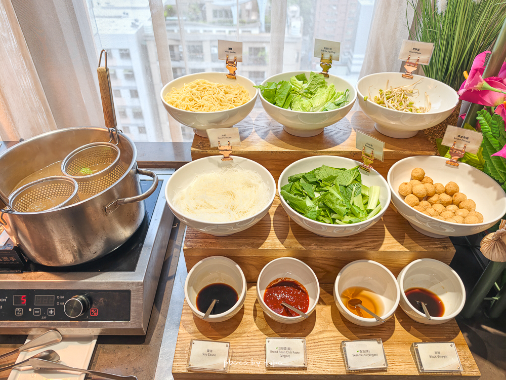 高雄 H2O Hotel 水京棧國際酒店評價|值得住嗎?超狂下午茶、京站會館菜色、透明泳池、房型、早餐牛排完整開箱 高雄 H2O Hotel 水京棧國際酒店評價|值得住嗎?超狂下午茶、京站會館菜色、透明泳池、房型、早餐牛排完整開箱