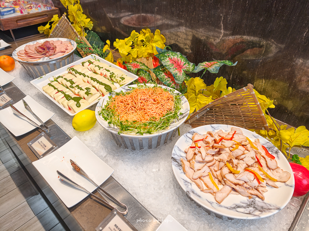 高雄 H2O Hotel 水京棧國際酒店評價｜值得住嗎？超狂下午茶、京站會館菜色、透明泳池、房型、早餐牛排完整開箱