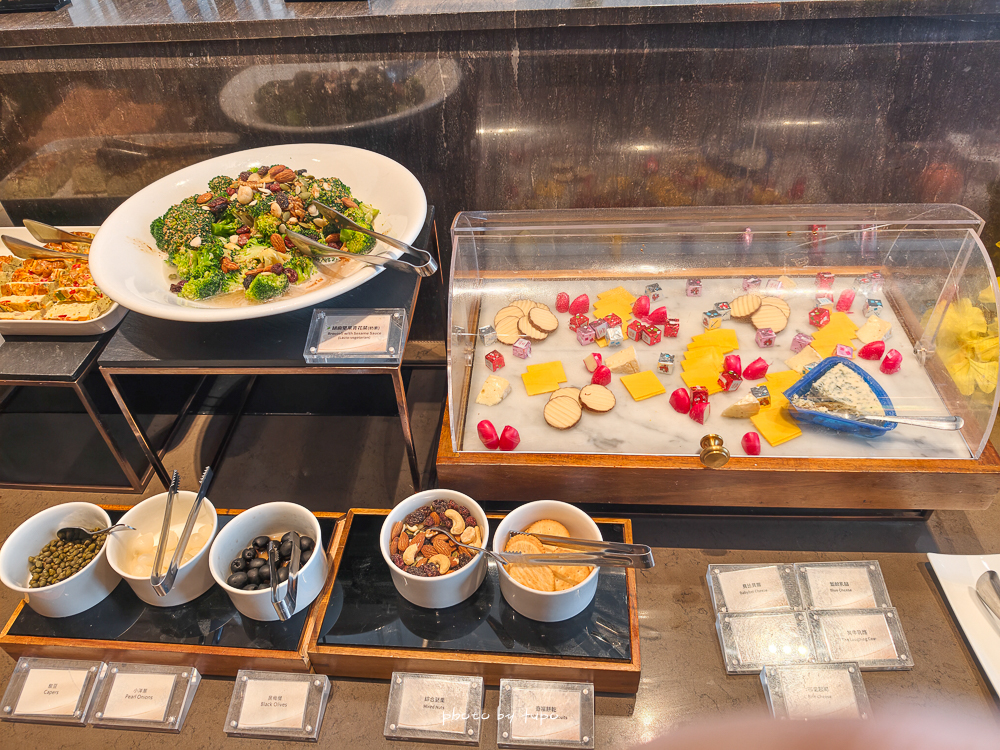 高雄 H2O Hotel 水京棧國際酒店評價|值得住嗎?超狂下午茶、京站會館菜色、透明泳池、房型、早餐牛排完整開箱 高雄 H2O Hotel 水京棧國際酒店評價|值得住嗎?超狂下午茶、京站會館菜色、透明泳池、房型、早餐牛排完整開箱