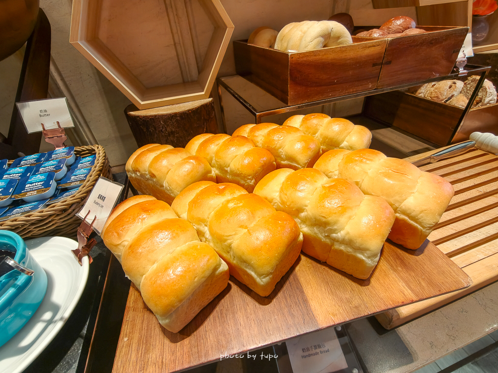 高雄 H2O Hotel 水京棧國際酒店評價｜值得住嗎？超狂下午茶、京站會館菜色、透明泳池、房型、早餐牛排完整開箱