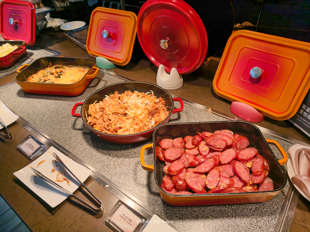 高雄 H2O Hotel 水京棧國際酒店評價｜值得住嗎？超狂下午茶、京站會館菜色、透明泳池、房型、早餐牛排完整開箱