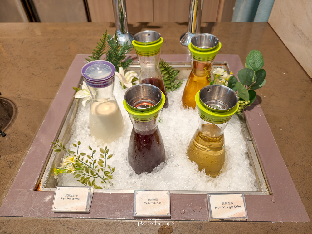 高雄 H2O Hotel 水京棧國際酒店評價|值得住嗎?超狂下午茶、京站會館菜色、透明泳池、房型、早餐牛排完整開箱 高雄 H2O Hotel 水京棧國際酒店評價|值得住嗎?超狂下午茶、京站會館菜色、透明泳池、房型、早餐牛排完整開箱