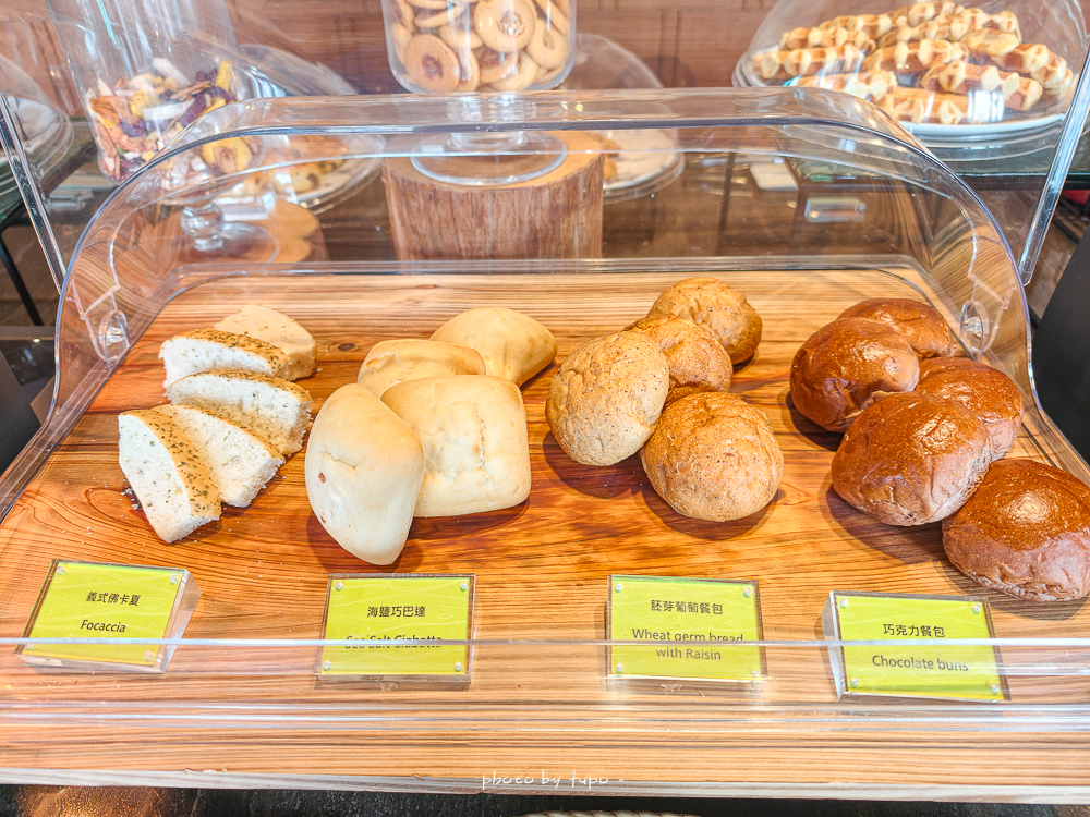 高雄 H2O Hotel 水京棧國際酒店評價｜值得住嗎？超狂下午茶、京站會館菜色、透明泳池、房型、早餐牛排完整開箱