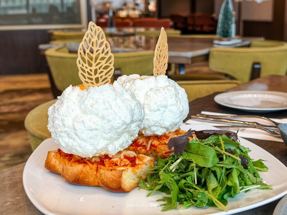 2026 台北六福萬怡酒店住宿推薦｜南港飯店首選，假日不加價、第三第四人免費，行政酒廊與自助早餐優惠