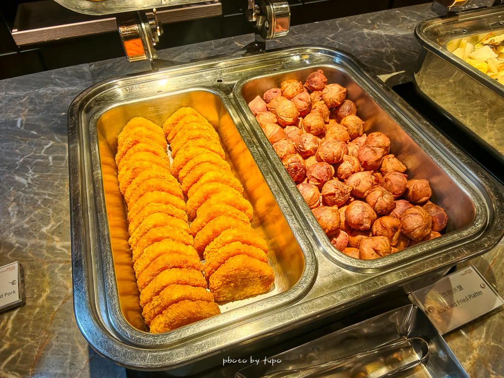 2026 台北六福萬怡酒店住宿推薦｜南港飯店首選，假日不加價、第三第四人免費，行政酒廊與自助早餐優惠