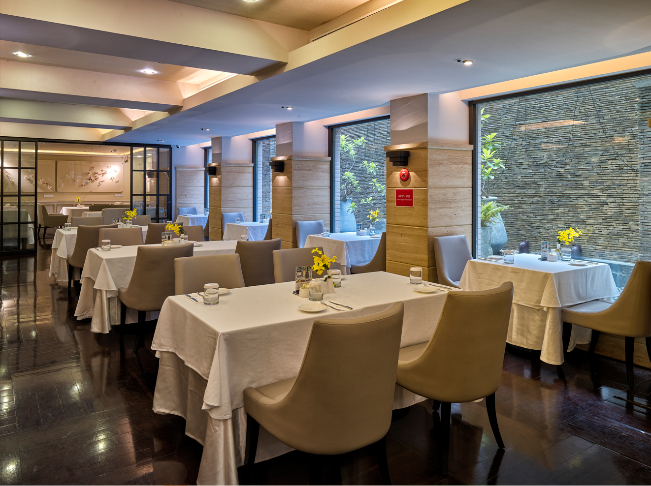 北投溫泉飯店推薦｜北投大地酒店快閃優惠，全台最美溫泉圖書館住宿，平日升等套房、贈1～2位兒童，指定月份平假日均一價