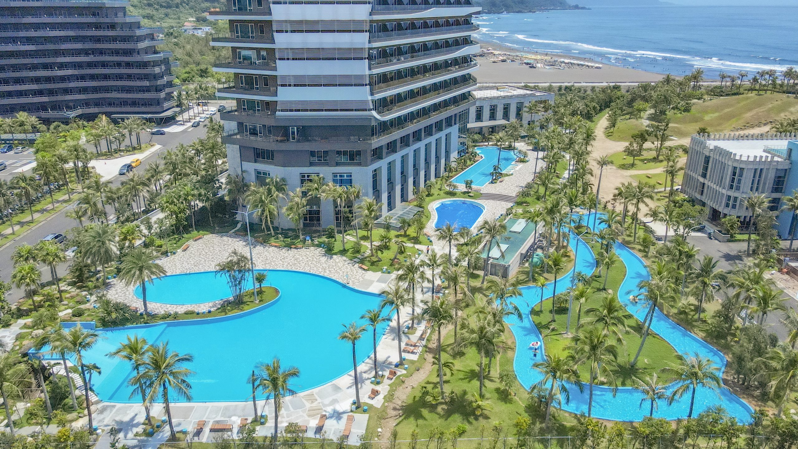 頭城海景第一排海景｜飯店快閃優惠宜蘭凱渡廣場酒店｜，純海水泳池＋飄飄河，贈1000餐飲抵用券、免費兒童一位入住