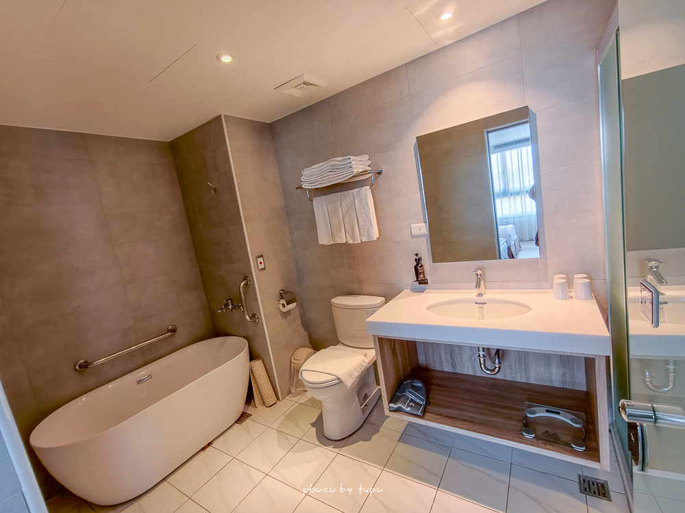 嘉義親子住宿｜嘉義棒棒積木飯店親子館與本館差在哪？親身入住評比＋早餐、遊戲區開箱