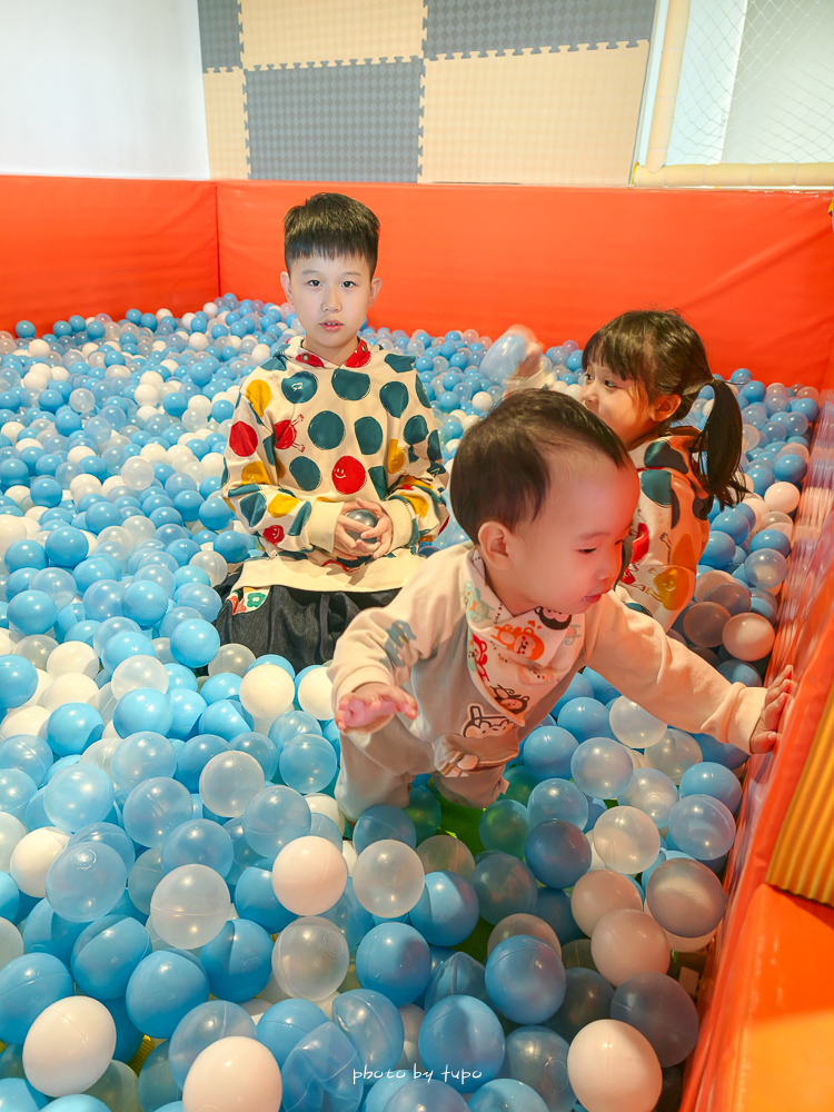嘉義親子住宿｜嘉義棒棒積木飯店親子館與本館差在哪？親身入住評比＋早餐、遊戲區開箱