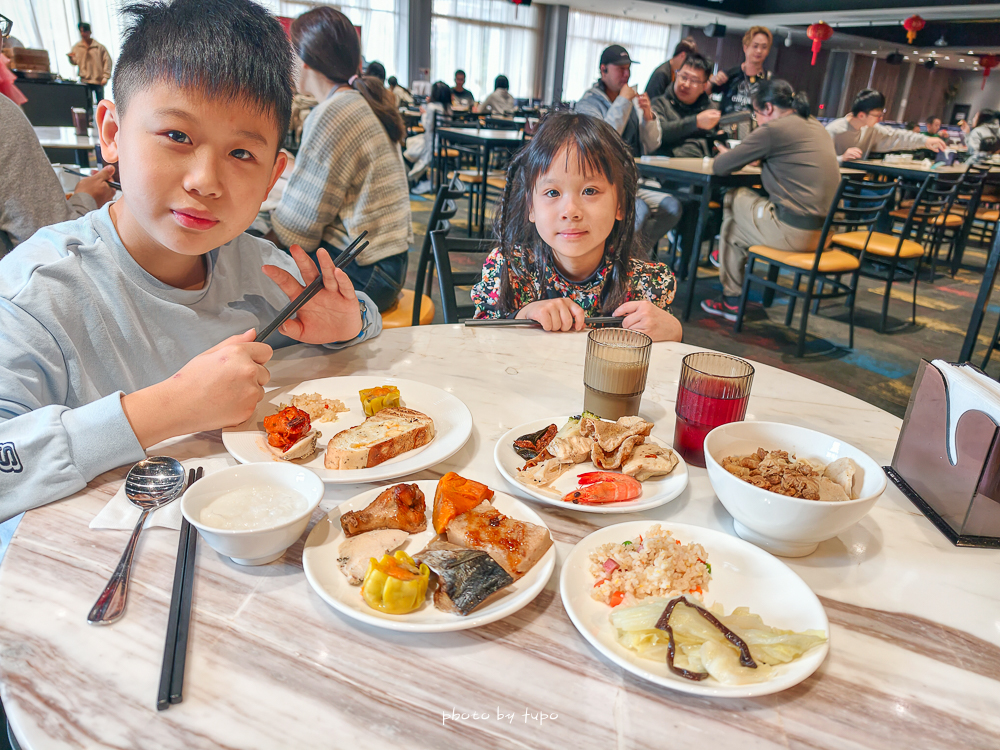 嘉義親子住宿｜嘉義棒棒積木飯店親子館與本館差在哪？親身入住評比＋早餐、遊戲區開箱